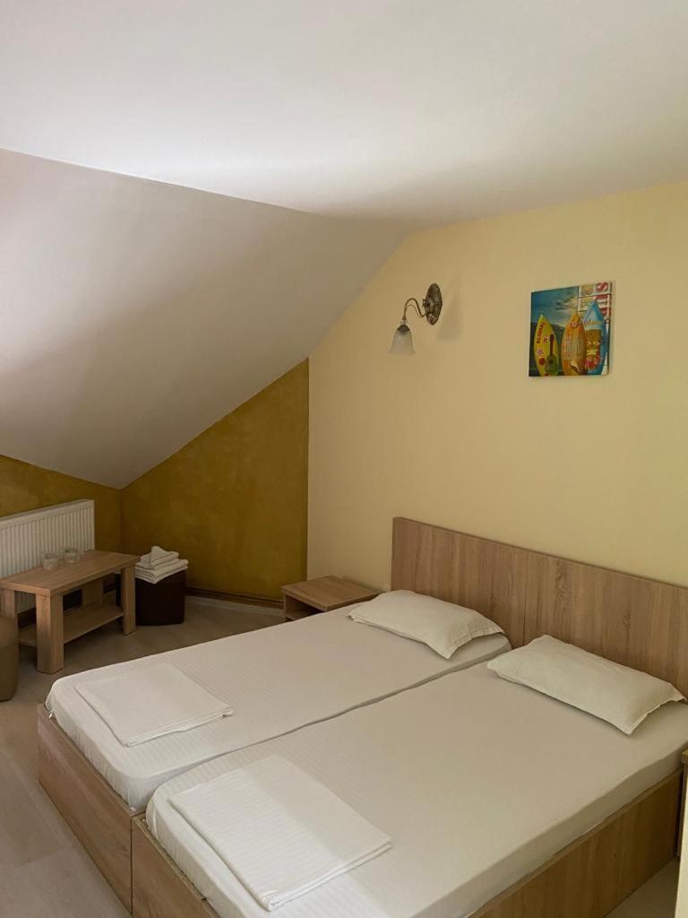 Pensiunea Casa Soarelui Simian Habitación foto